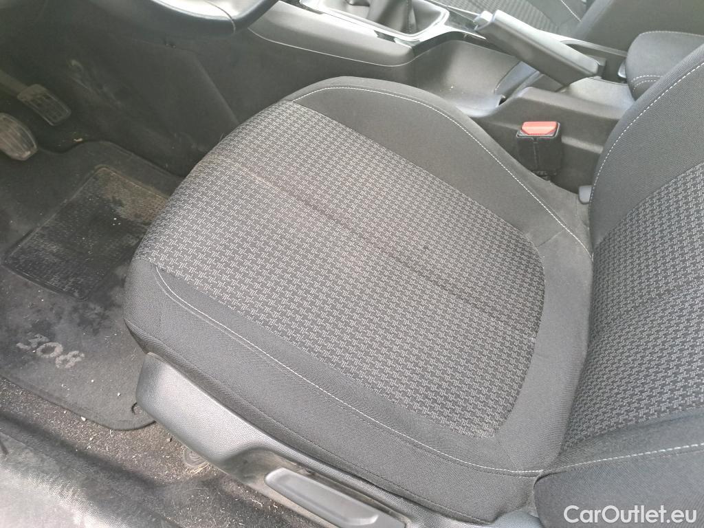  Peugeot  308 PEUGEOT  / 2017 / 5P / berlina con portón 5p Active Pack BlueHDi 130 S&S (AC) #60