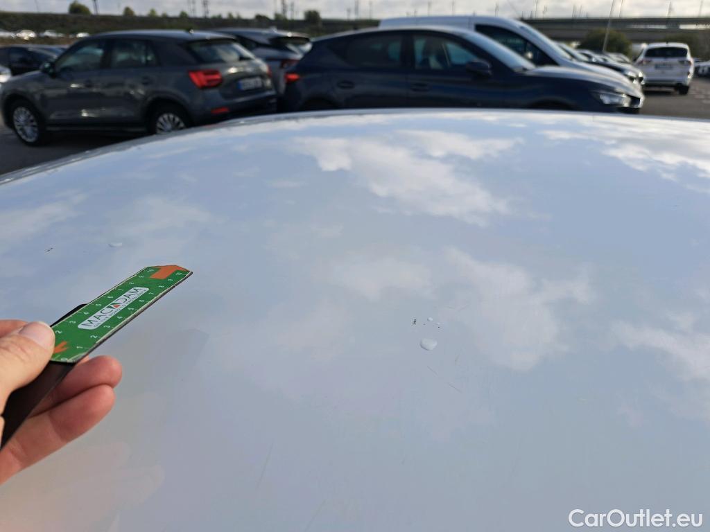  Peugeot  308 PEUGEOT  / 2017 / 5P / berlina con portón 5p Active Pack BlueHDi 130 S&S (AC) #4