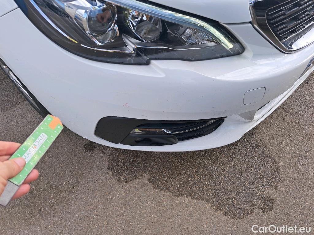  Peugeot  308 PEUGEOT  / 2017 / 5P / berlina con portón 5p Active Pack BlueHDi 130 S&S (AC) #38