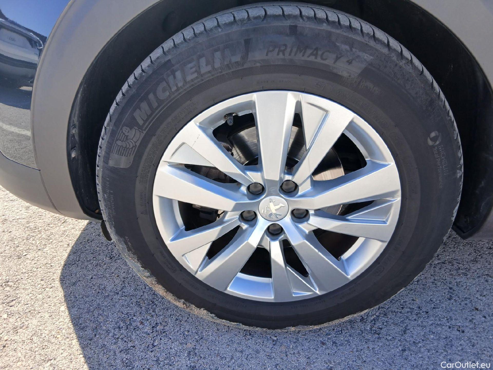  Peugeot  3008 PEUGEOT  / 2016 / 5P / todoterreno 1.5 BlueHDi 96kW (130CV) S&S Active #19