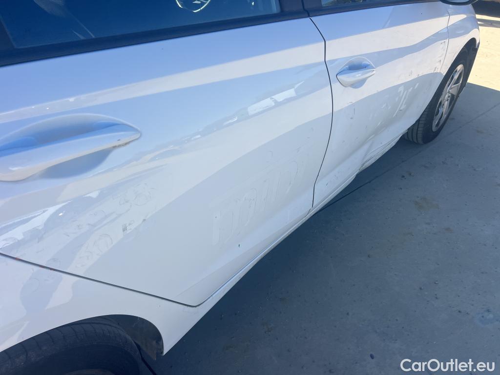  Hyundai  i20 HYUNDAI  / 2023 / 5P / berlina con portón 1.2 MPI Essence #8