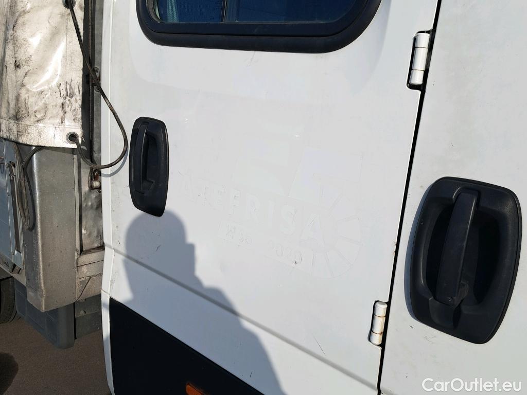  Iveco  Daily IVECO  / 2014 / 4P / chasis doble cabina 35C 14 D 3750 #24