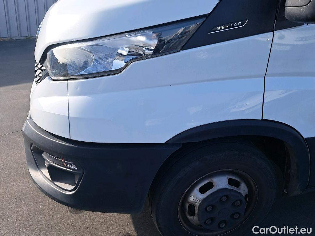  Iveco  Daily IVECO  / 2014 / 4P / chasis doble cabina 35C 14 D 3750 #14