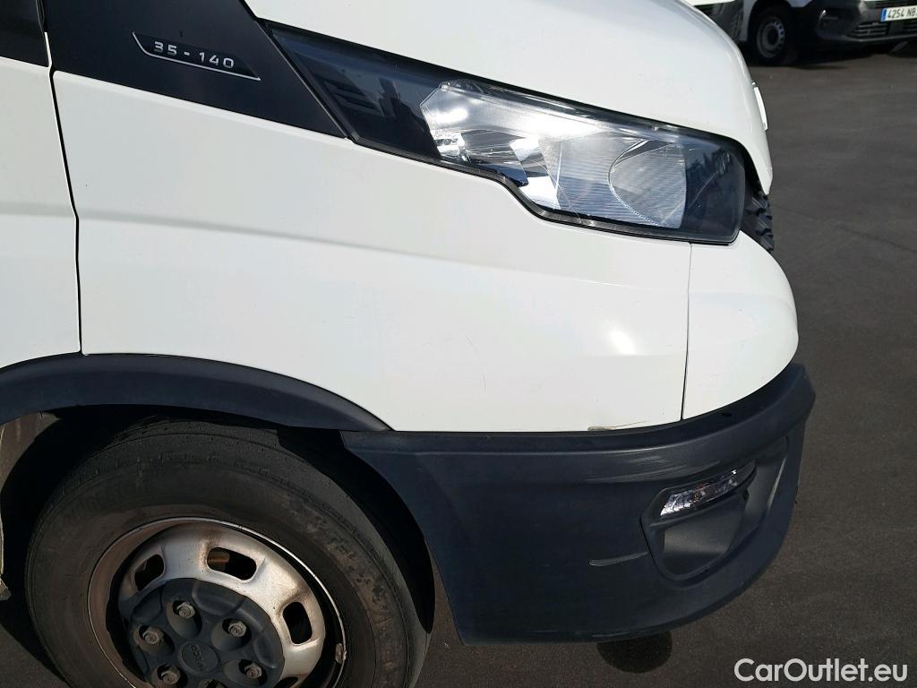  Iveco  Daily IVECO  / 2014 / 4P / chasis doble cabina 35C 14 D 3750 #10