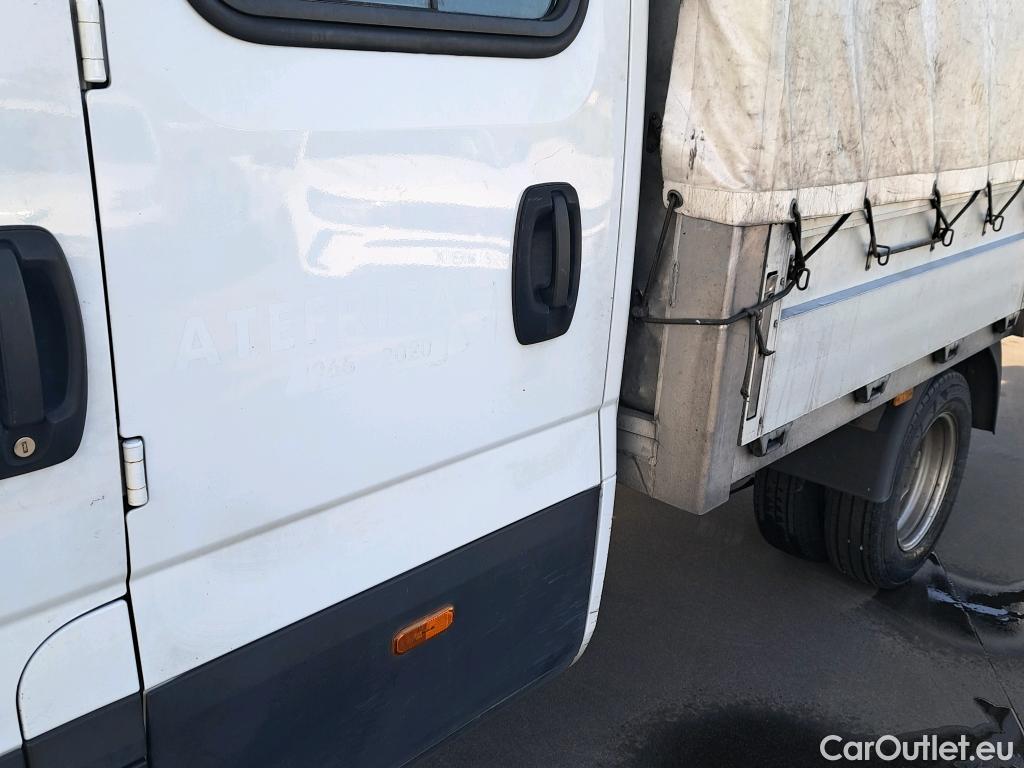  Iveco  Daily IVECO  / 2014 / 4P / chasis doble cabina 35C 14 D 3750 #23