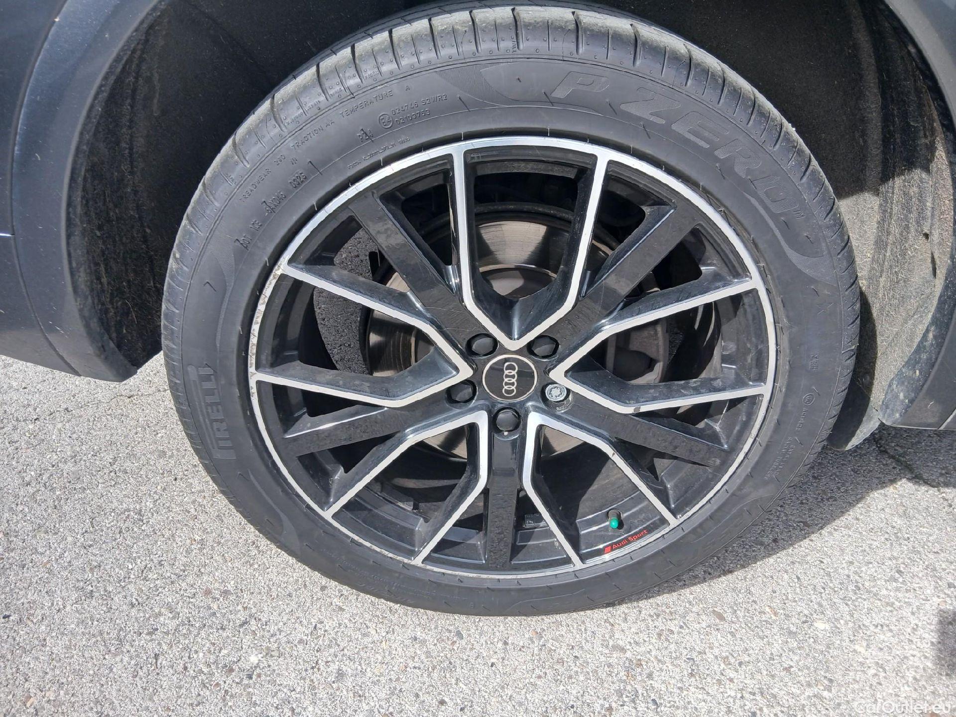  Audi  Q5 AUDI  SPORTBACK / 2020 / 5P / todoterreno Black line 40 TDI 150kW quattro-ultra #23