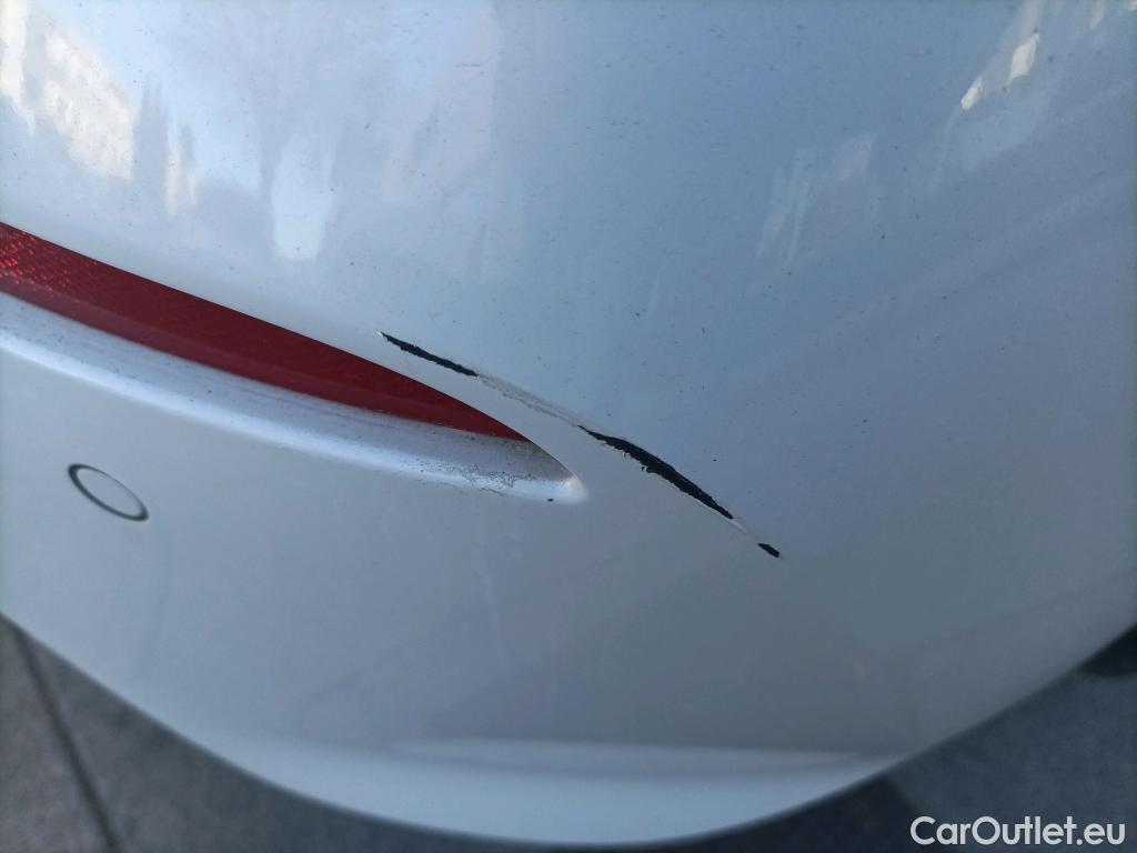  Bmw  Serie 1 BMW  / 2019 / 5P / berlina con portón 118i #2