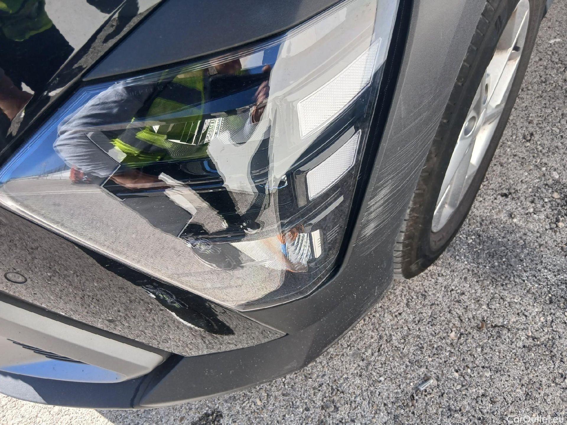  Hyundai  Konna HYUNDAI Kona / 2023 / 5P / todoterreno 1.6 GDI HEV Maxx DCT #14