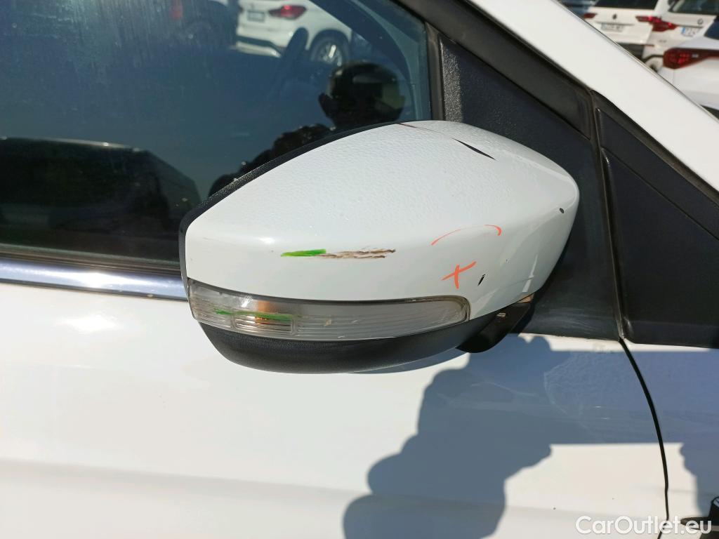  Ford  Kuga FORD  / 2016 / 5P / todoterreno 1.5 EcoBoost 88kW 4x2 Trend+ (CX) #29