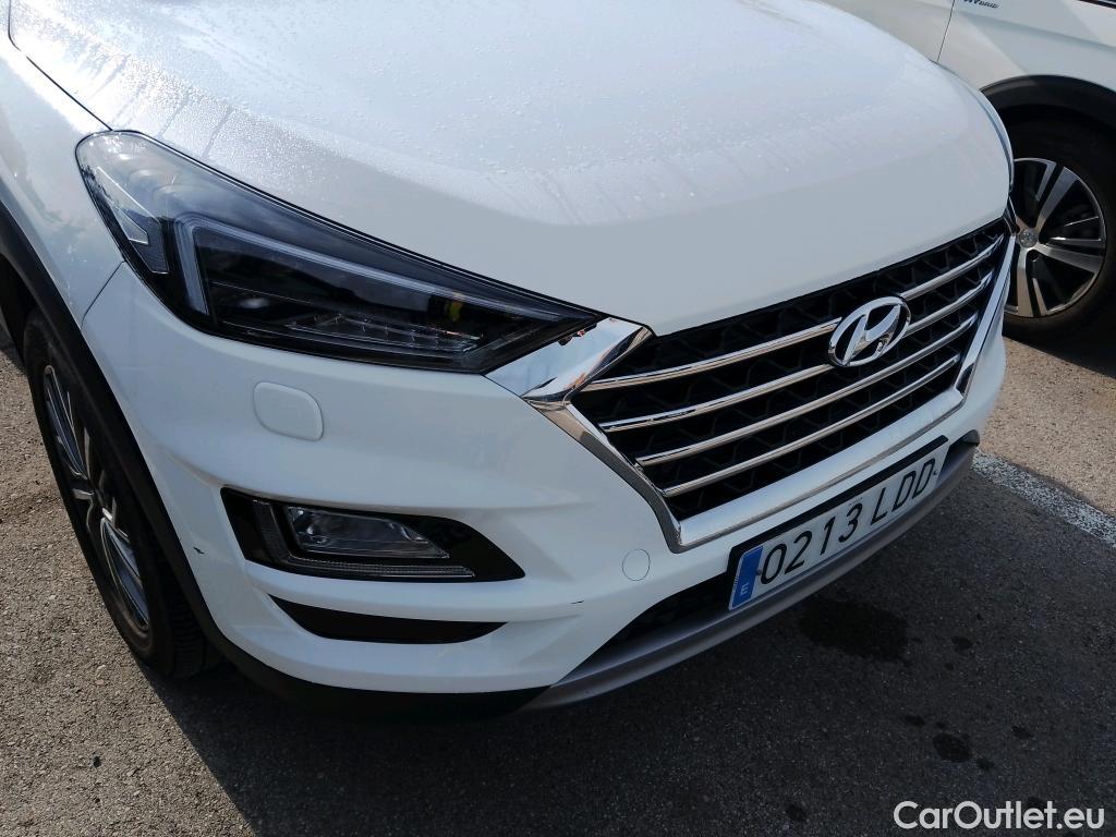  Hyundai  Tucson HYUNDAI  / 2018 / 5P / todoterreno 1.6 CRDI 85kW (116CV) 48V Tecno 4X2 #3