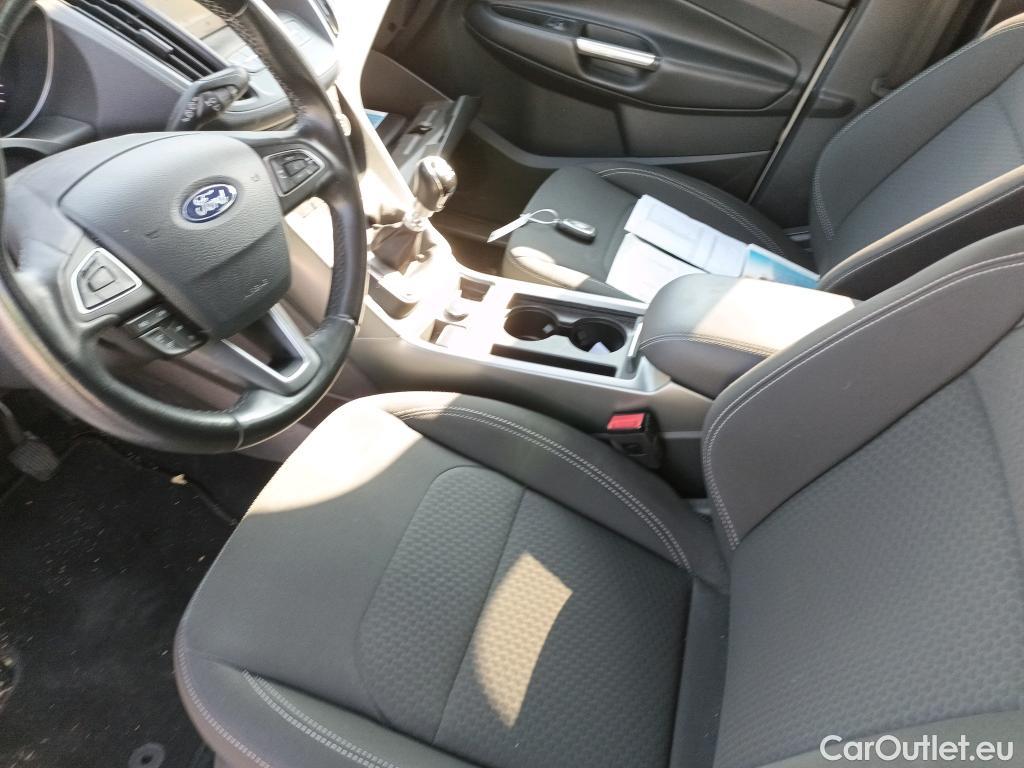  Ford  Kuga FORD  / 2016 / 5P / todoterreno 1.5 EcoBoost 88kW 4x2 Trend+ (CX) #16