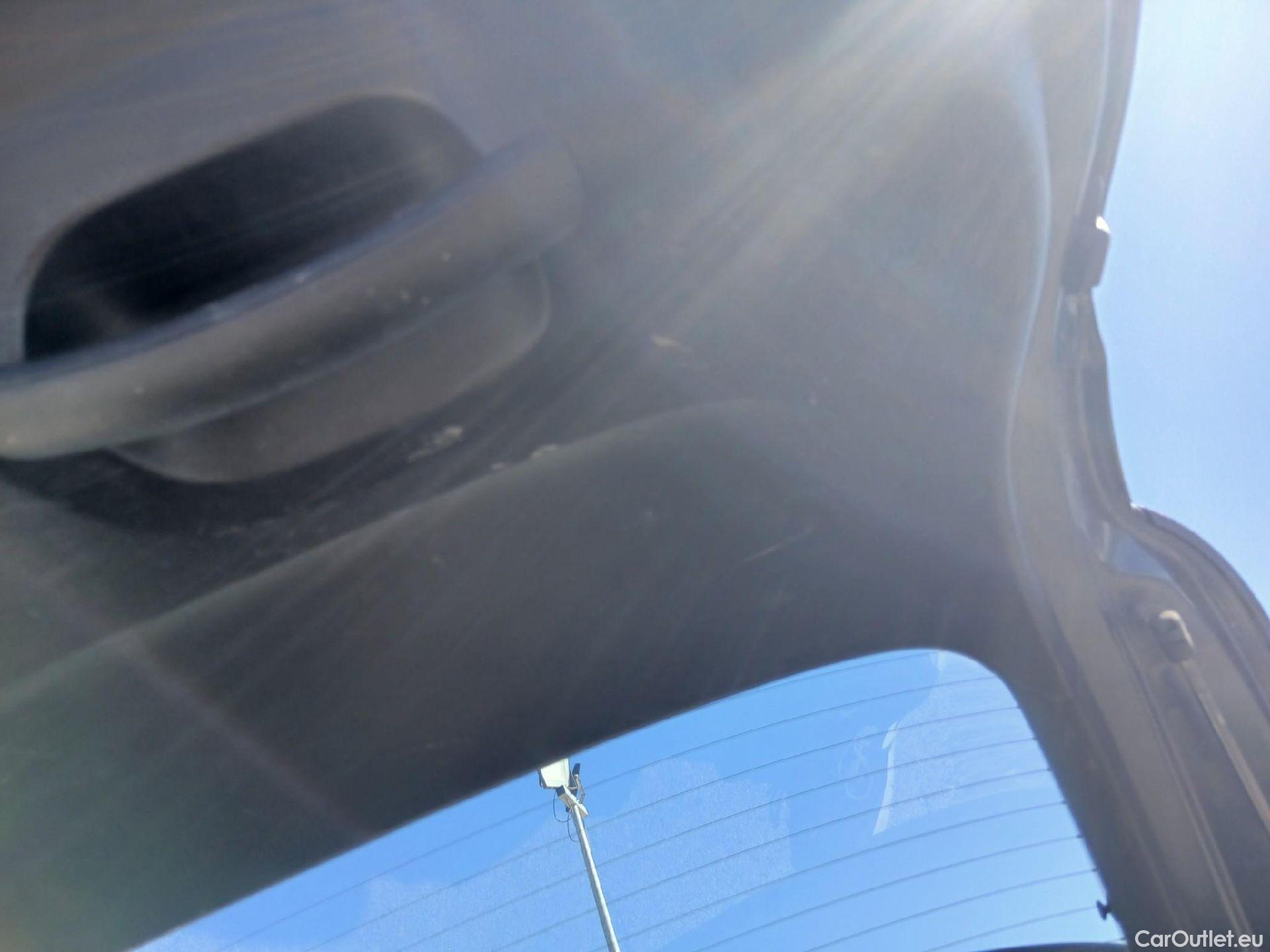  Hyundai  Konna HYUNDAI Kona / 2023 / 5P / todoterreno 1.6 GDI HEV Maxx DCT #3