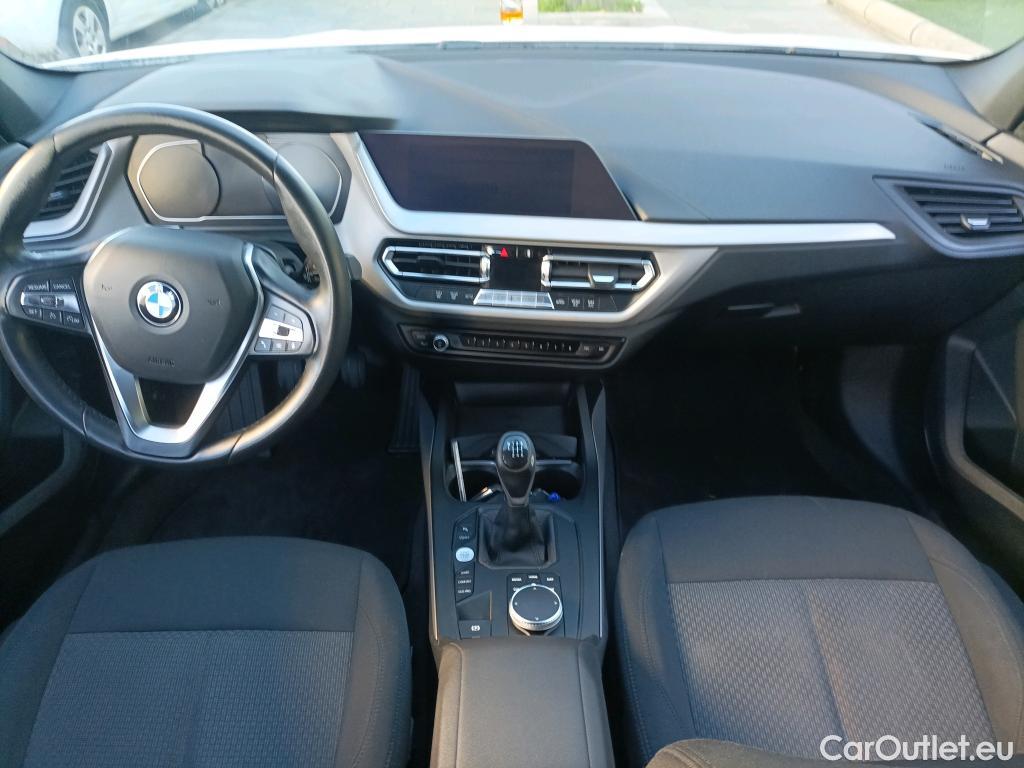  Bmw  Serie 1 BMW  / 2019 / 5P / berlina con portón 118i #4