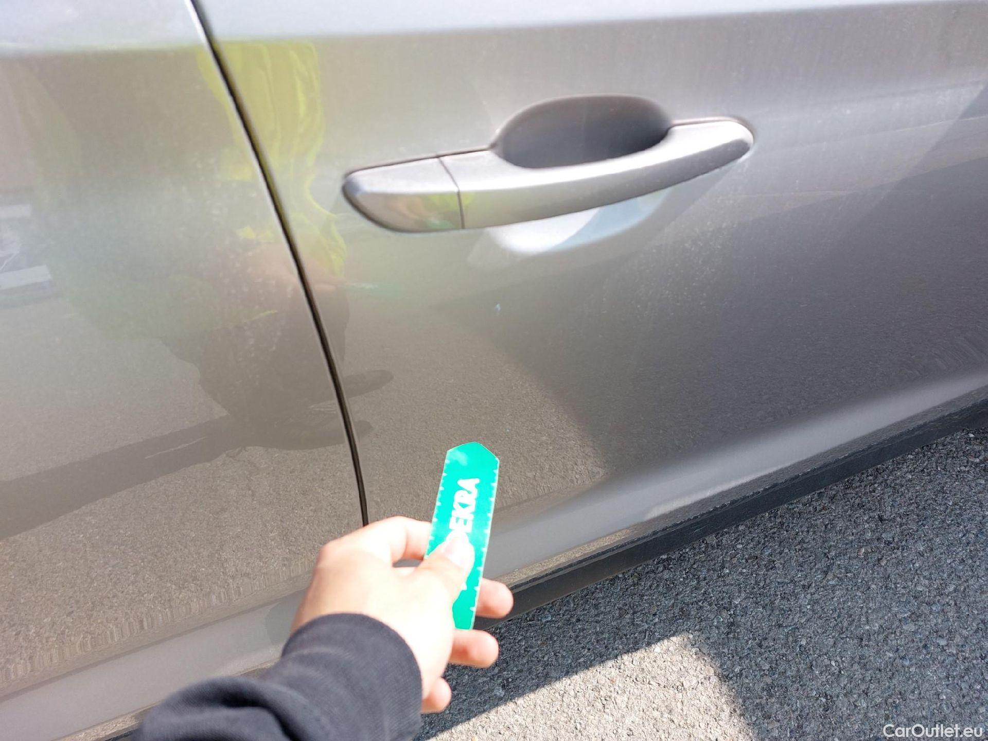  Hyundai  Tucson HYUNDAI  / 2018 / 5P / todoterreno 1.6 CRDI 85kW (116CV) 48V SLE 4X2(SP)(SL) #5