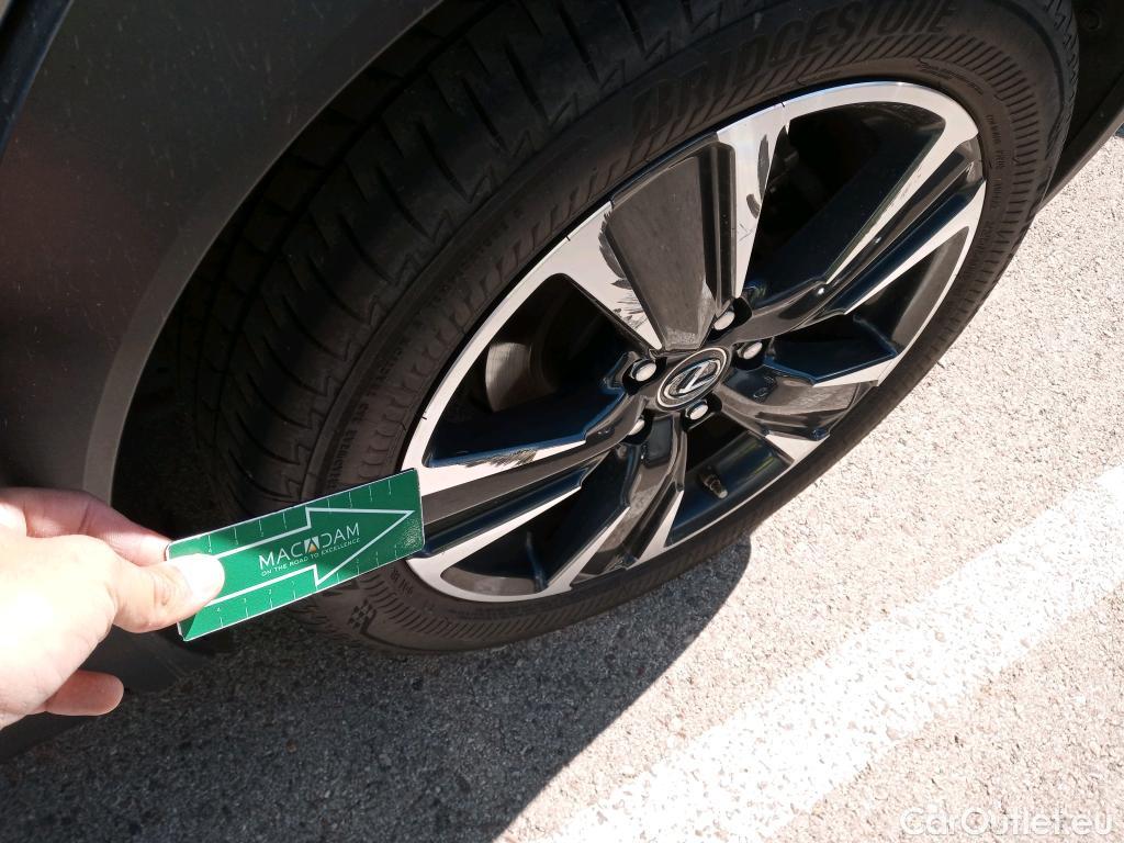  Lexus  UX LEXUS  / 2018 / 5P / todoterreno 2.0 250h Lury 4WD #4