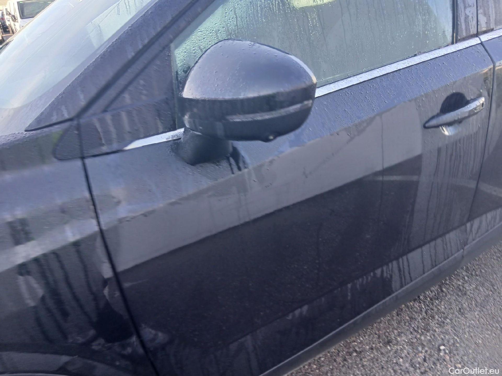  Nissan  Qashqai NISSAN  / 2021 / 5P / todoterreno DIG-T 116kW Xtronic N-Connecta #6