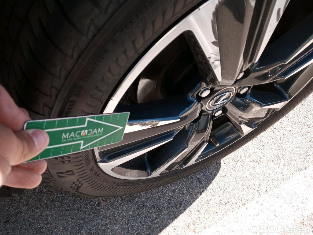  Lexus  UX LEXUS  / 2018 / 5P / todoterreno 2.0 250h Lury 4WD #3