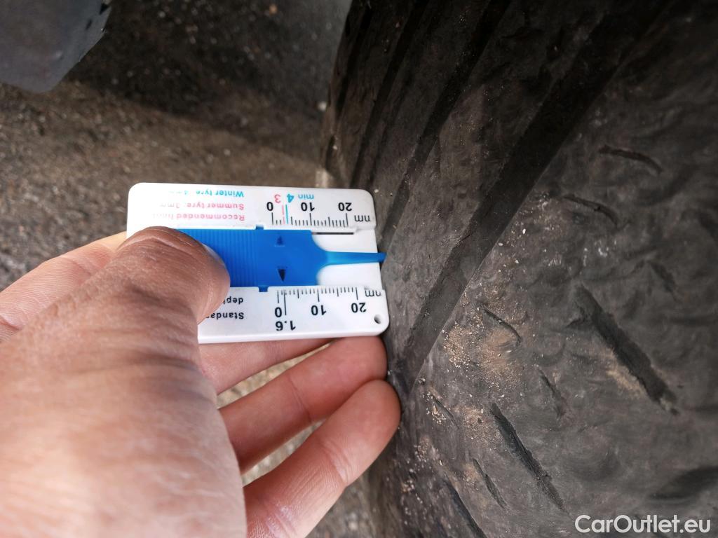  Volvo  XC 40 VOLVO XC40 / 2017 / 5P / todoterreno 2.0 T4 R-Design Auto #6