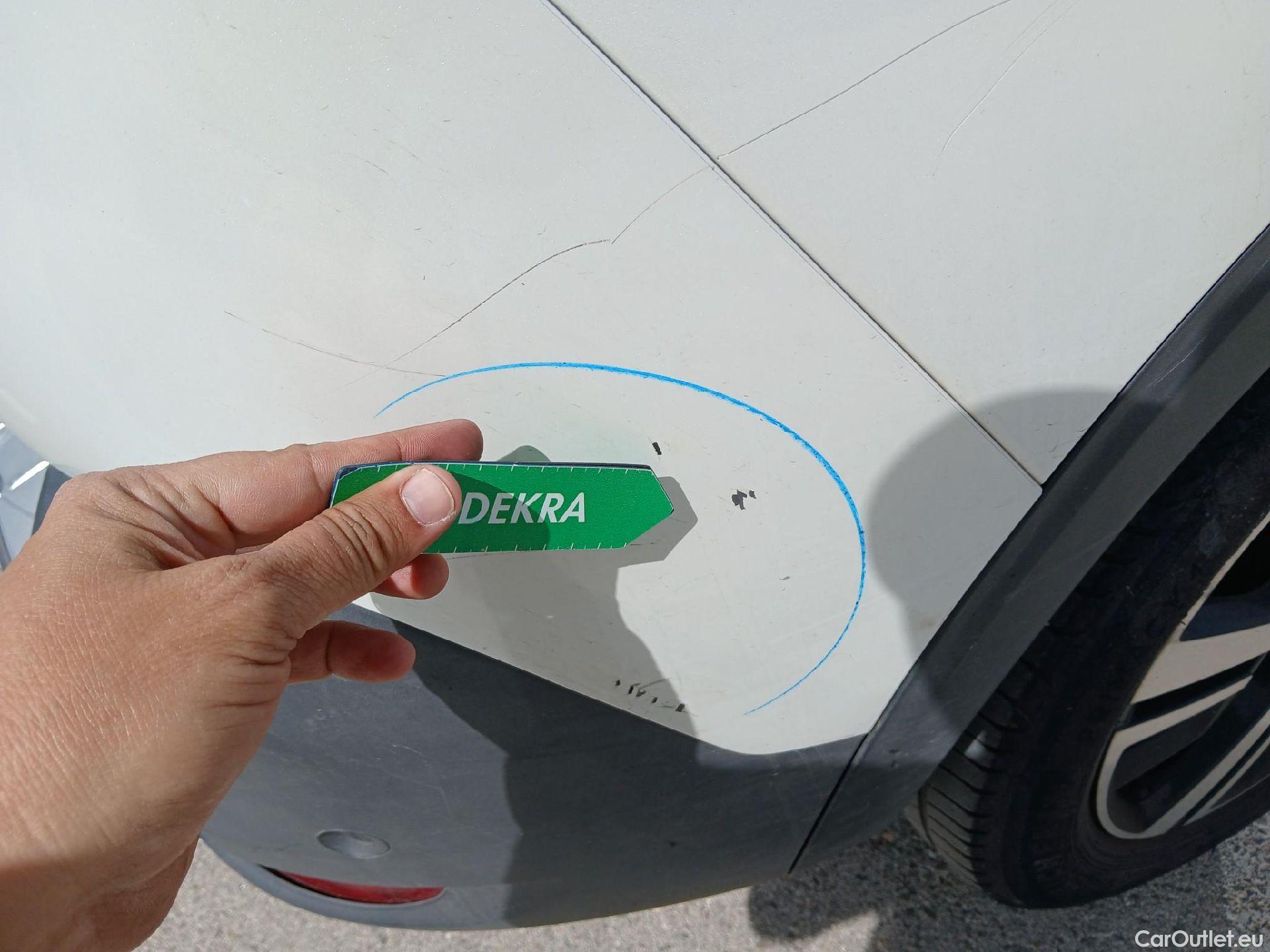  Peugeot  5008 PEUGEOT  / 2020 / 5P / todoterreno 1.5 BlueHDi 96kW S&S GT EAT8 #36