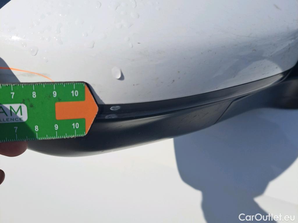  Peugeot  3008 PEUGEOT  / 2016 / 5P / todoterreno 1.5 BlueHDi 96kW (130CV) S&S Active (AC) #39