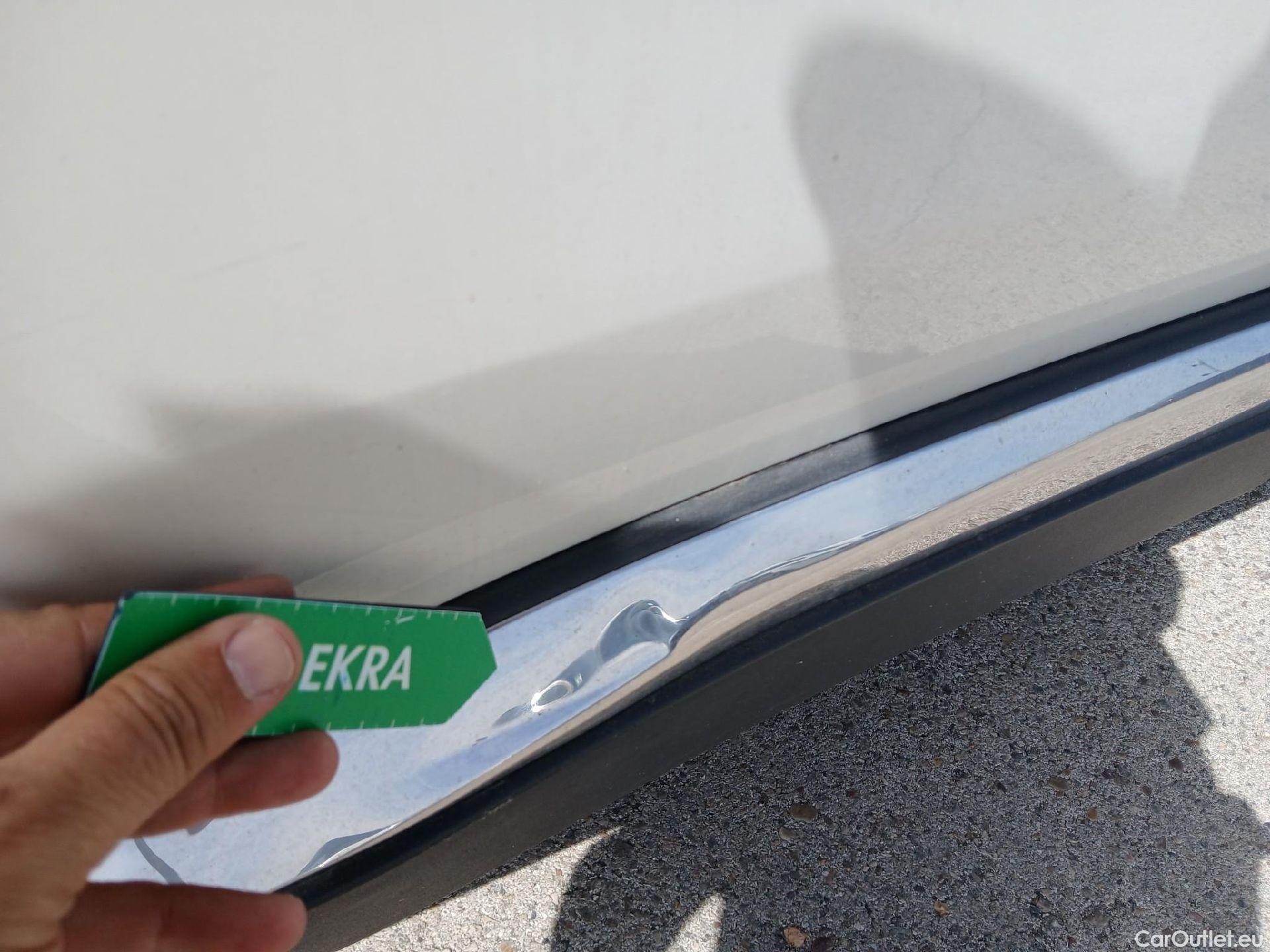  Peugeot  5008 PEUGEOT  / 2020 / 5P / todoterreno 1.5 BlueHDi 96kW S&S GT EAT8 #43