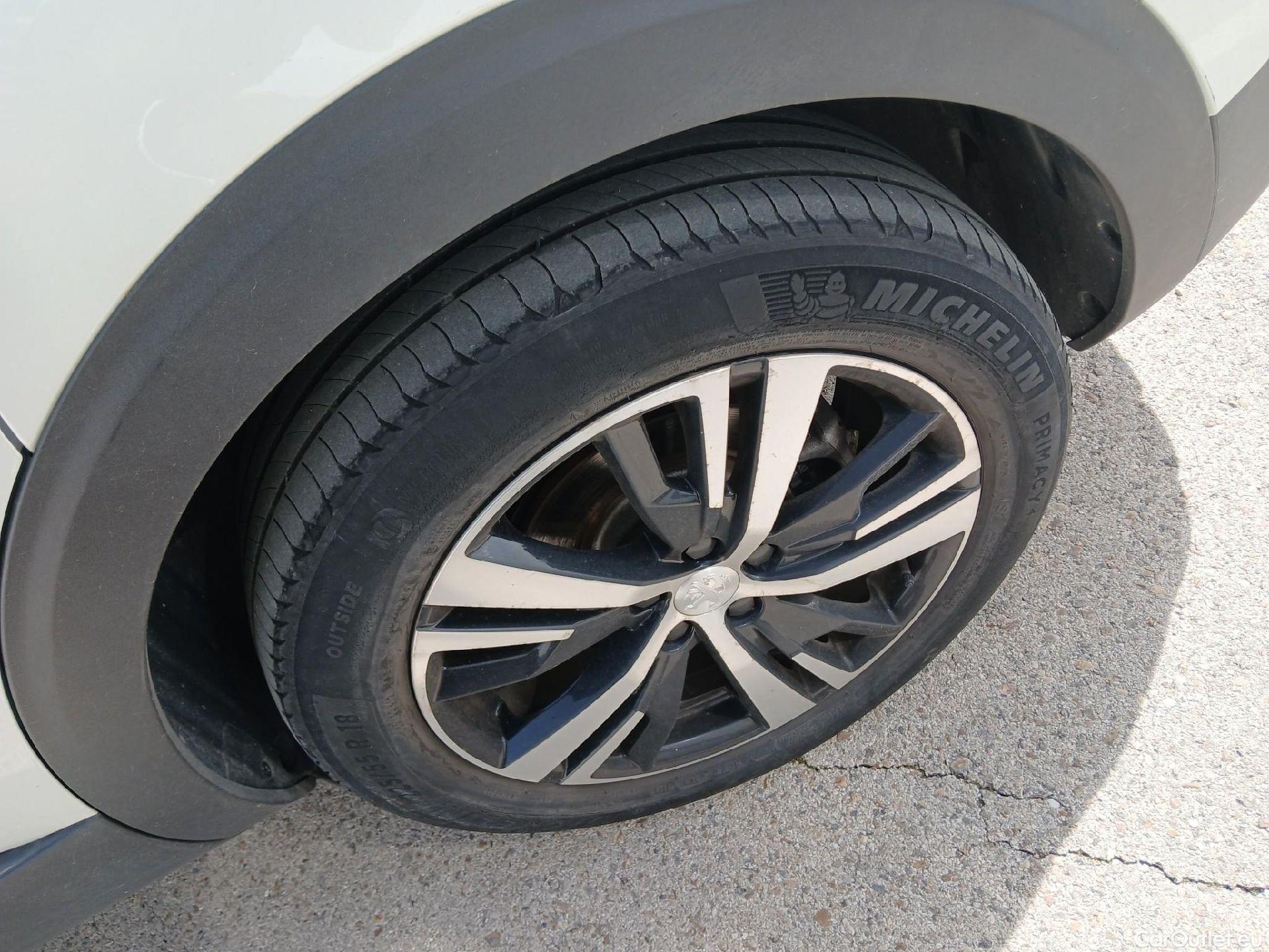  Peugeot  5008 PEUGEOT  / 2020 / 5P / todoterreno 1.5 BlueHDi 96kW S&S GT EAT8 #25