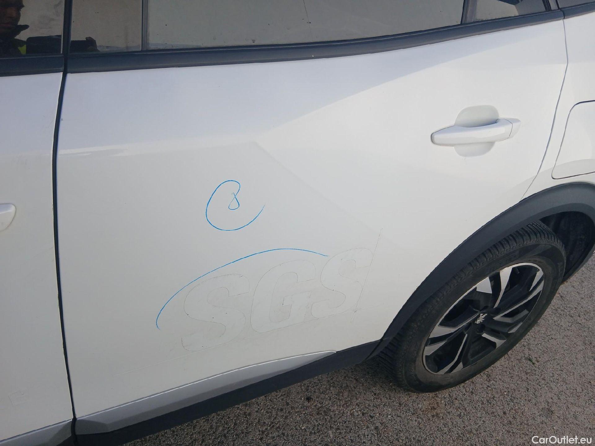  Peugeot  2008 PEUGEOT  / 2019 / 5P / todoterreno Allure BlueHDI 81kW (110CV) #12