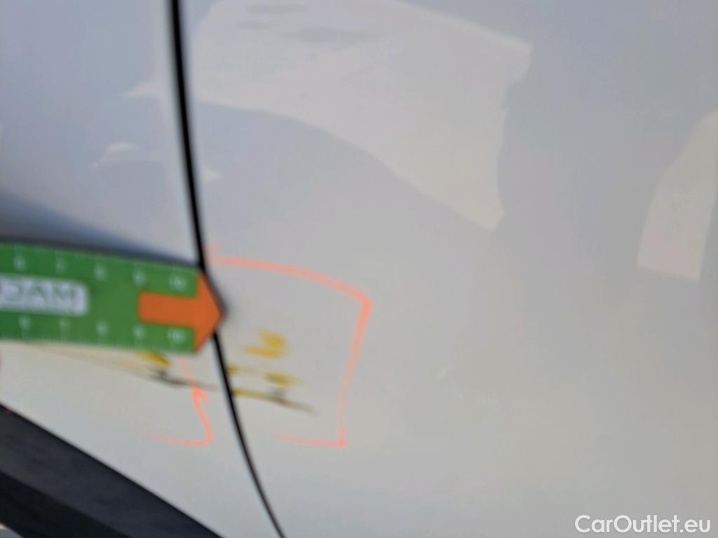  Peugeot  3008 PEUGEOT  / 2016 / 5P / todoterreno 1.5 BlueHDi 96kW (130CV) S&S Active (AC) #8