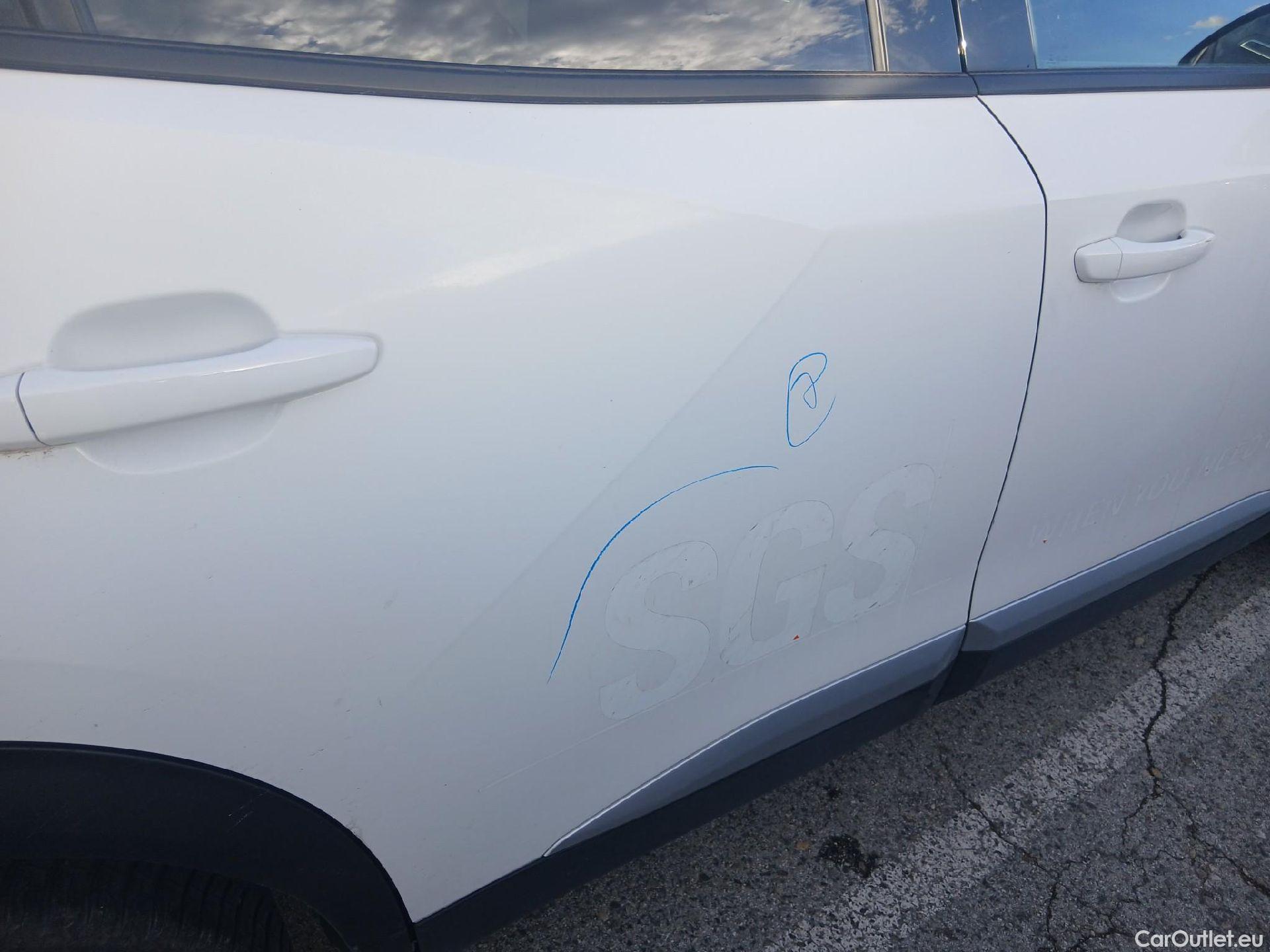  Peugeot  2008 PEUGEOT  / 2019 / 5P / todoterreno Allure BlueHDI 81kW (110CV) #19