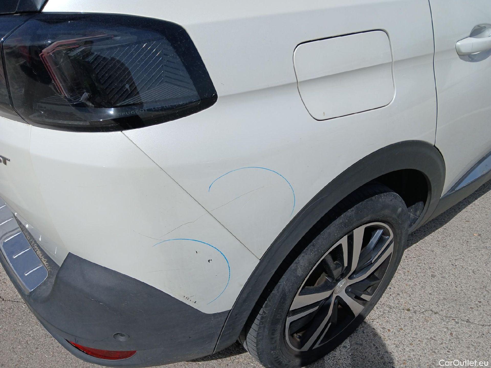  Peugeot  5008 PEUGEOT  / 2020 / 5P / todoterreno 1.5 BlueHDi 96kW S&S GT EAT8 #39