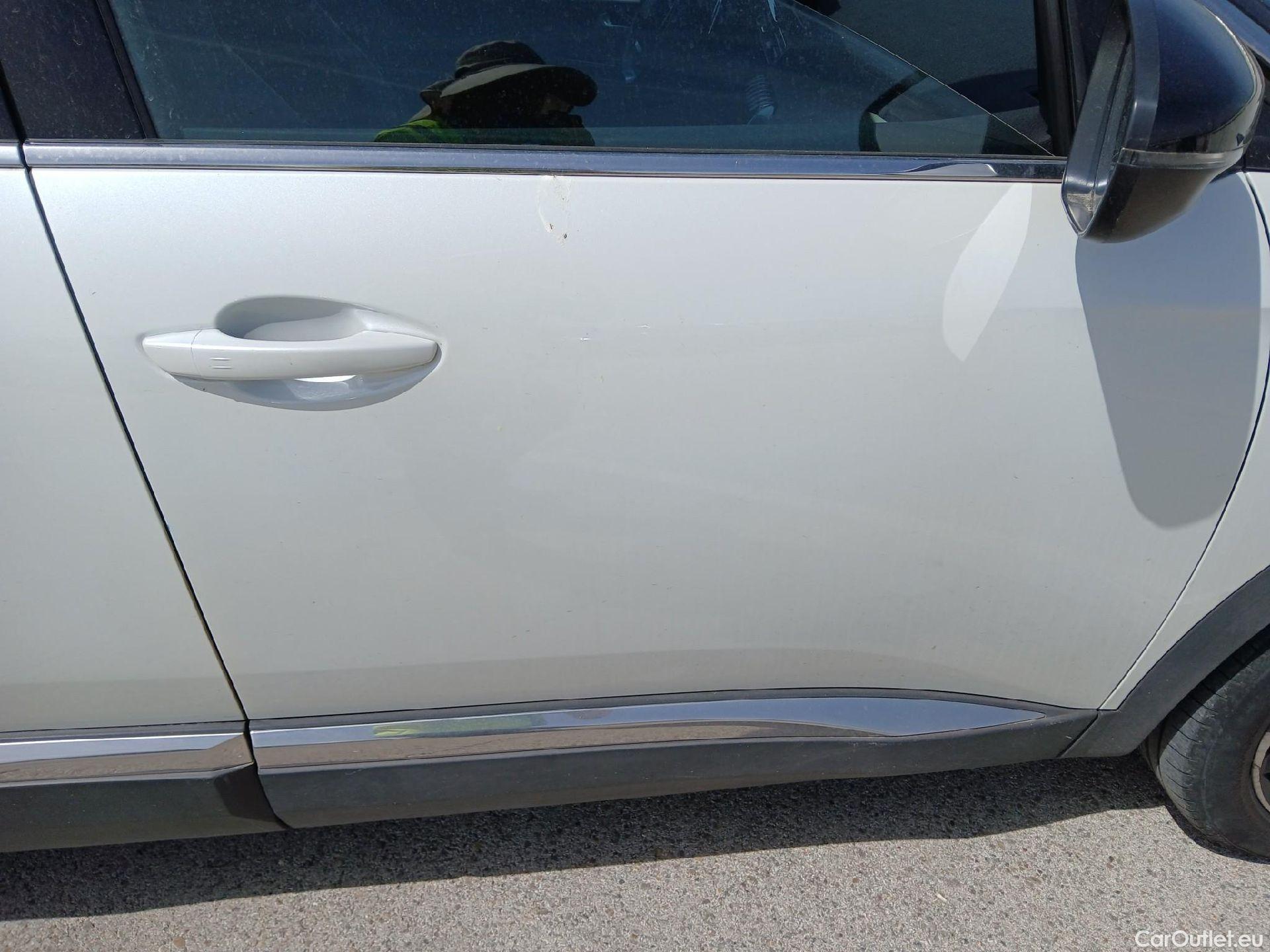  Peugeot  5008 PEUGEOT  / 2020 / 5P / todoterreno 1.5 BlueHDi 96kW S&S GT EAT8 #47