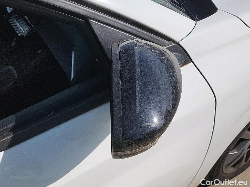  Peugeot  208 PEUGEOT  / 2019 / 5P / berlina con portón BlueHDi 73kW (100CV) Active Pack (AC) #33