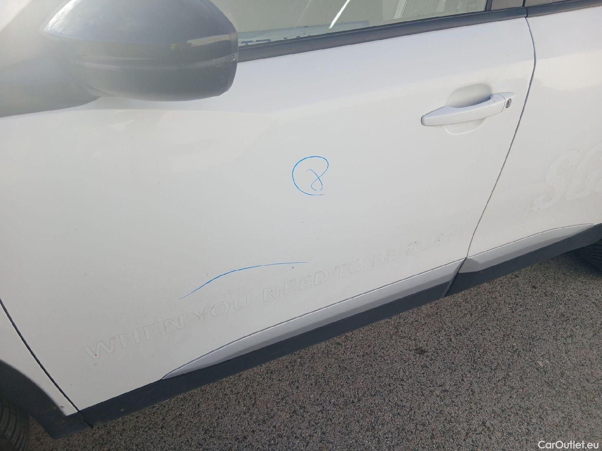  Peugeot  2008 PEUGEOT  / 2019 / 5P / todoterreno Allure BlueHDI 81kW (110CV) #10