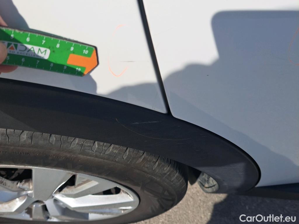  Peugeot  3008 PEUGEOT  / 2016 / 5P / todoterreno 1.5 BlueHDi 96kW (130CV) S&S Active (AC) #45