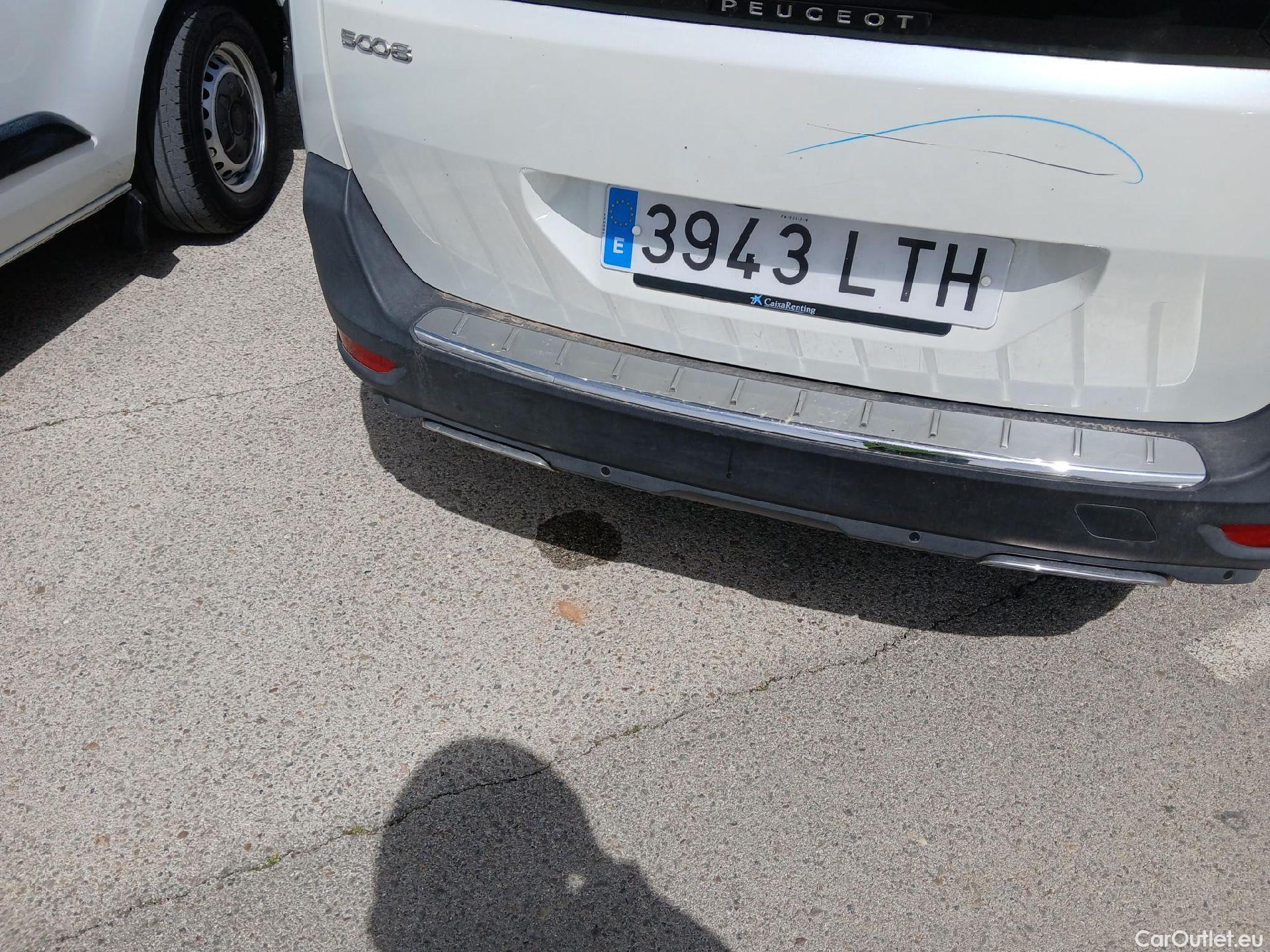  Peugeot  5008 PEUGEOT  / 2020 / 5P / todoterreno 1.5 BlueHDi 96kW S&S GT EAT8 #29