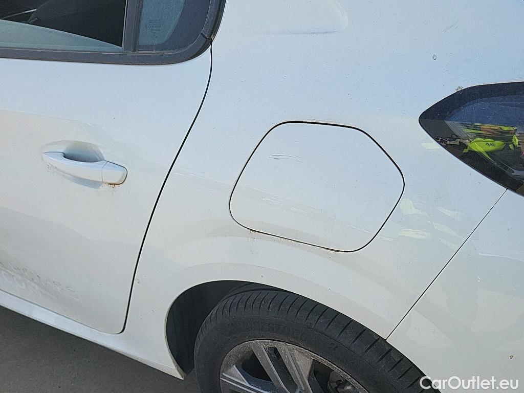  Peugeot  208 PEUGEOT  / 2019 / 5P / berlina con portón BlueHDi 73kW (100CV) Active Pack (AC) #22