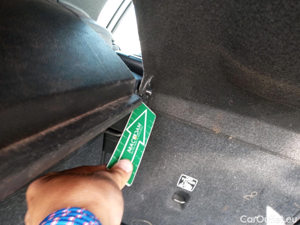  Volvo  XC 40 VOLVO XC40 / 2017 / 5P / todoterreno 2.0 T4 R-Design Auto #2