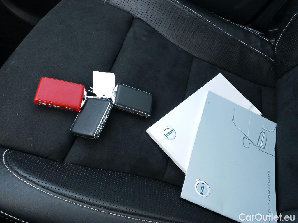  Volvo  XC 40 VOLVO XC40 / 2017 / 5P / todoterreno 2.0 T4 R-Design Auto #10