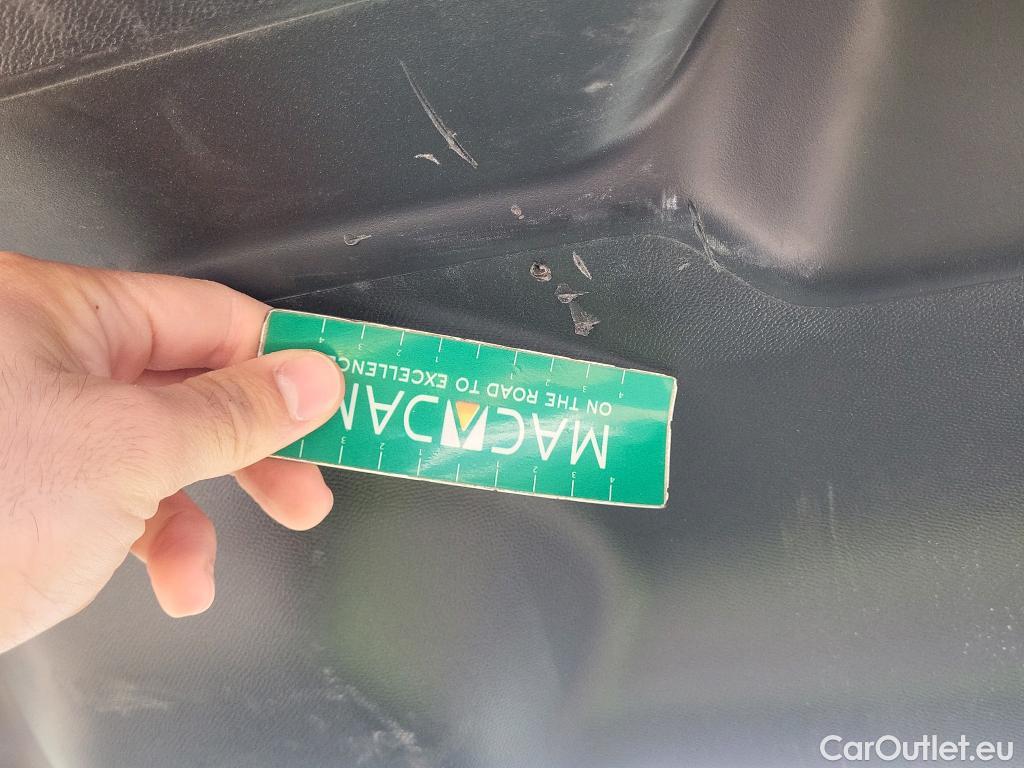  Peugeot  208 PEUGEOT  / 2019 / 5P / berlina con portón BlueHDi 73kW (100CV) Active Pack (AC) #26