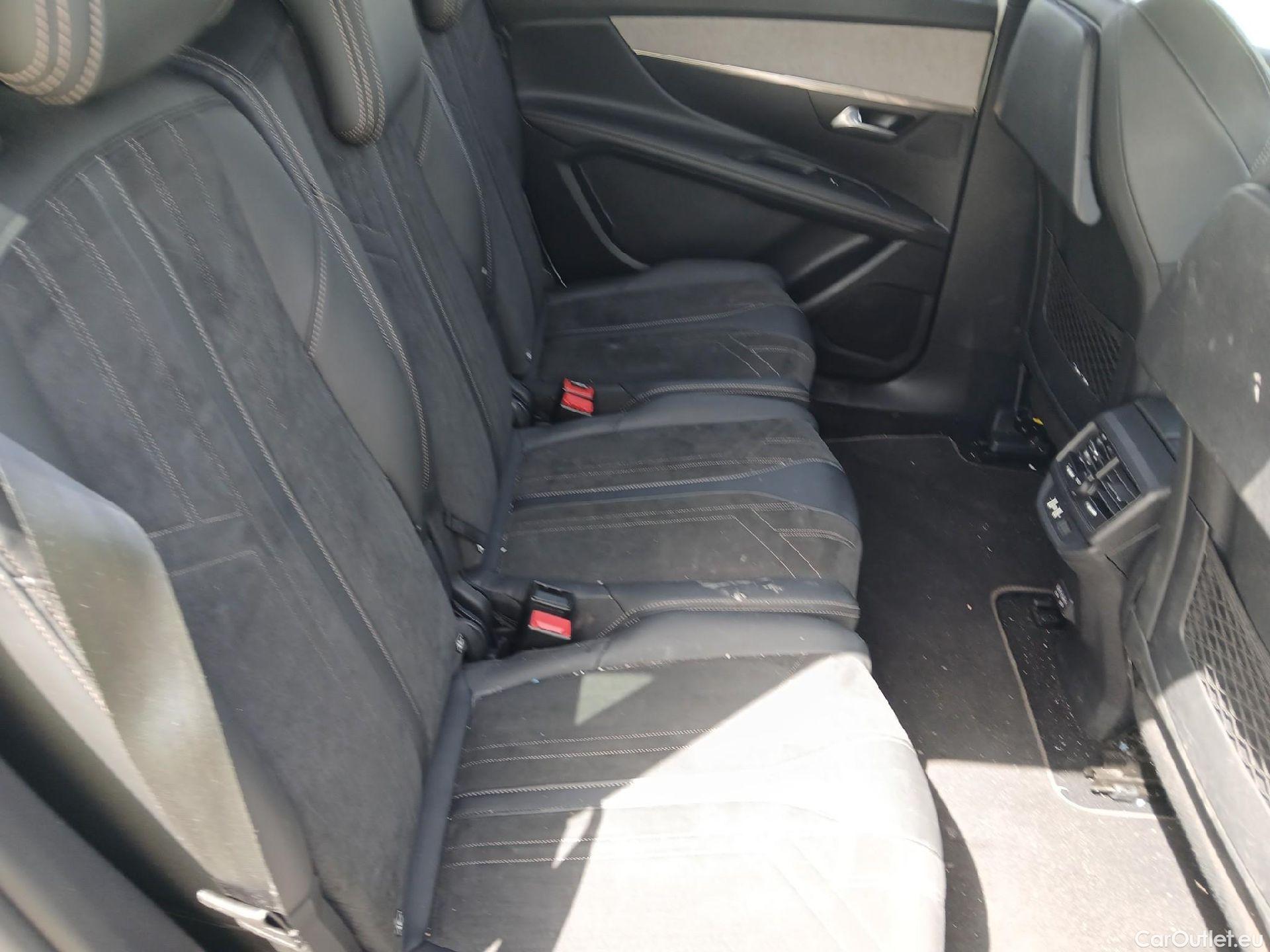  Peugeot  5008 PEUGEOT  / 2020 / 5P / todoterreno 1.5 BlueHDi 96kW S&S GT EAT8 #4