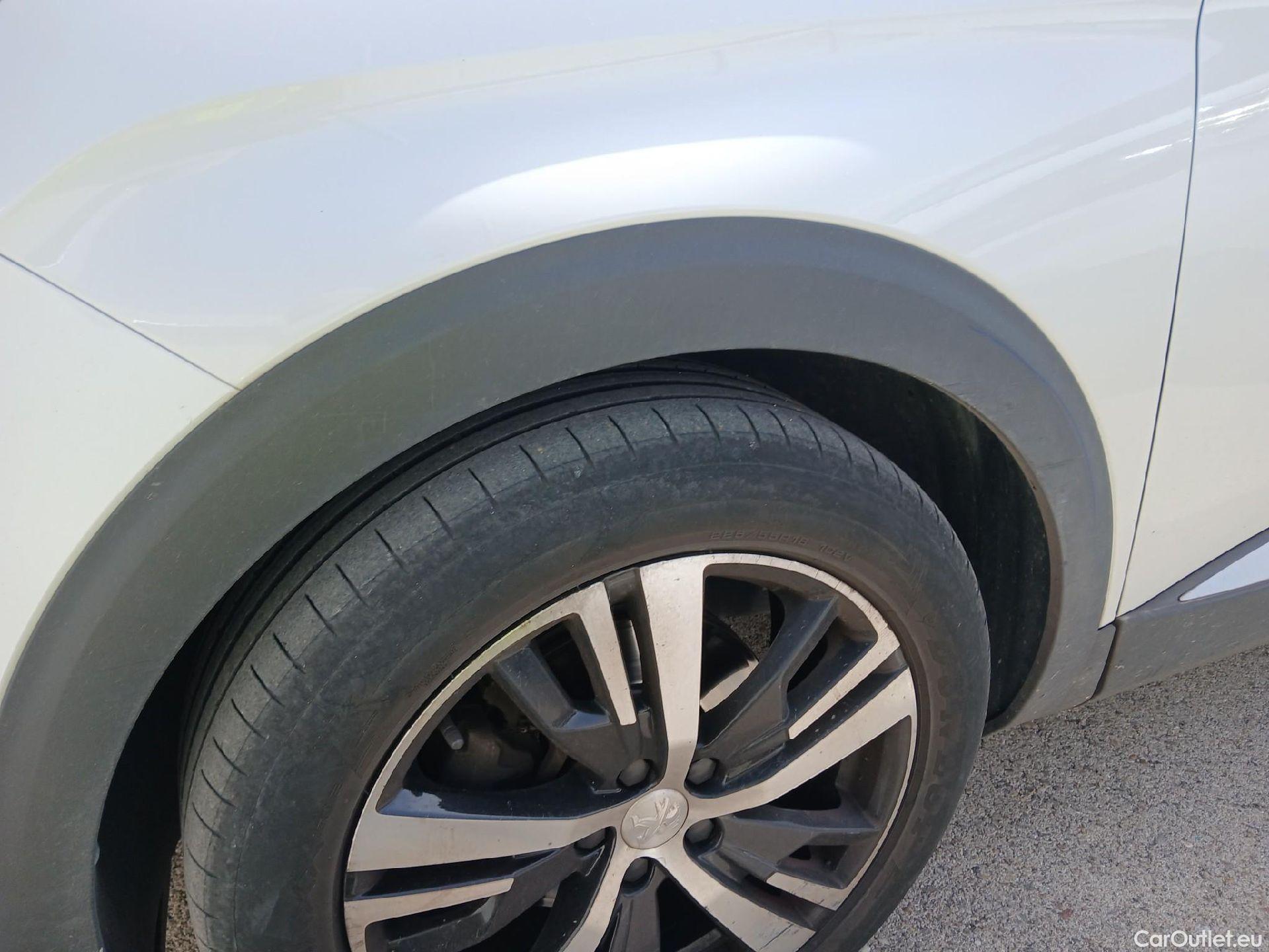  Peugeot  5008 PEUGEOT  / 2020 / 5P / todoterreno 1.5 BlueHDi 96kW S&S GT EAT8 #24