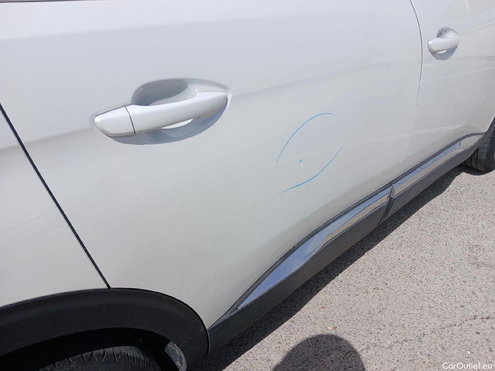  Peugeot  5008 PEUGEOT  / 2020 / 5P / todoterreno 1.5 BlueHDi 96kW S&S GT EAT8 #45