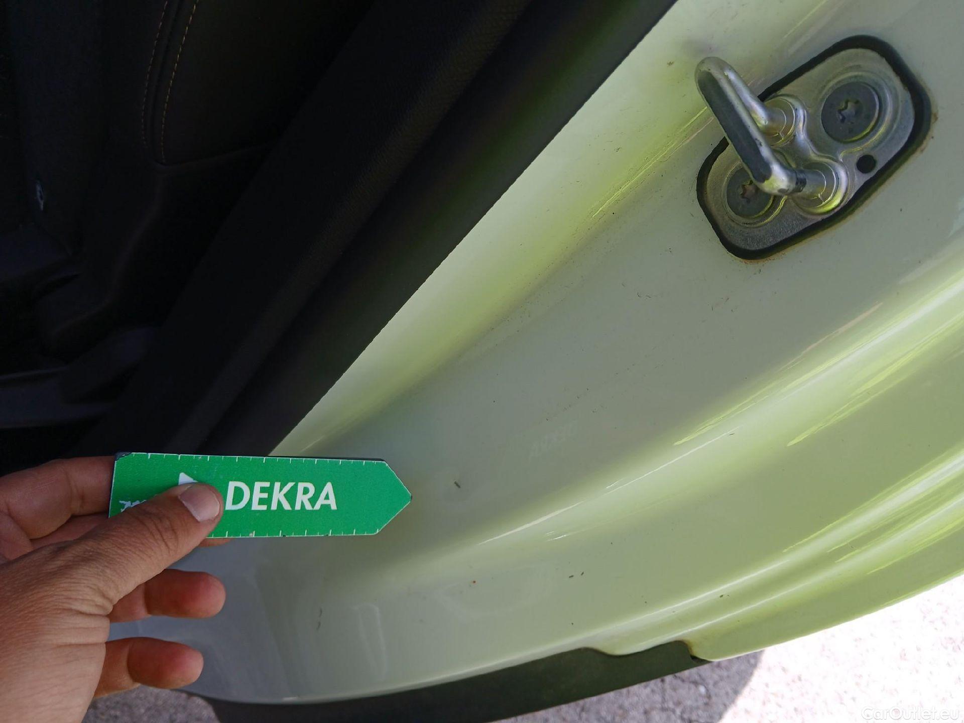  Peugeot  5008 PEUGEOT  / 2020 / 5P / todoterreno 1.5 BlueHDi 96kW S&S GT EAT8 #9