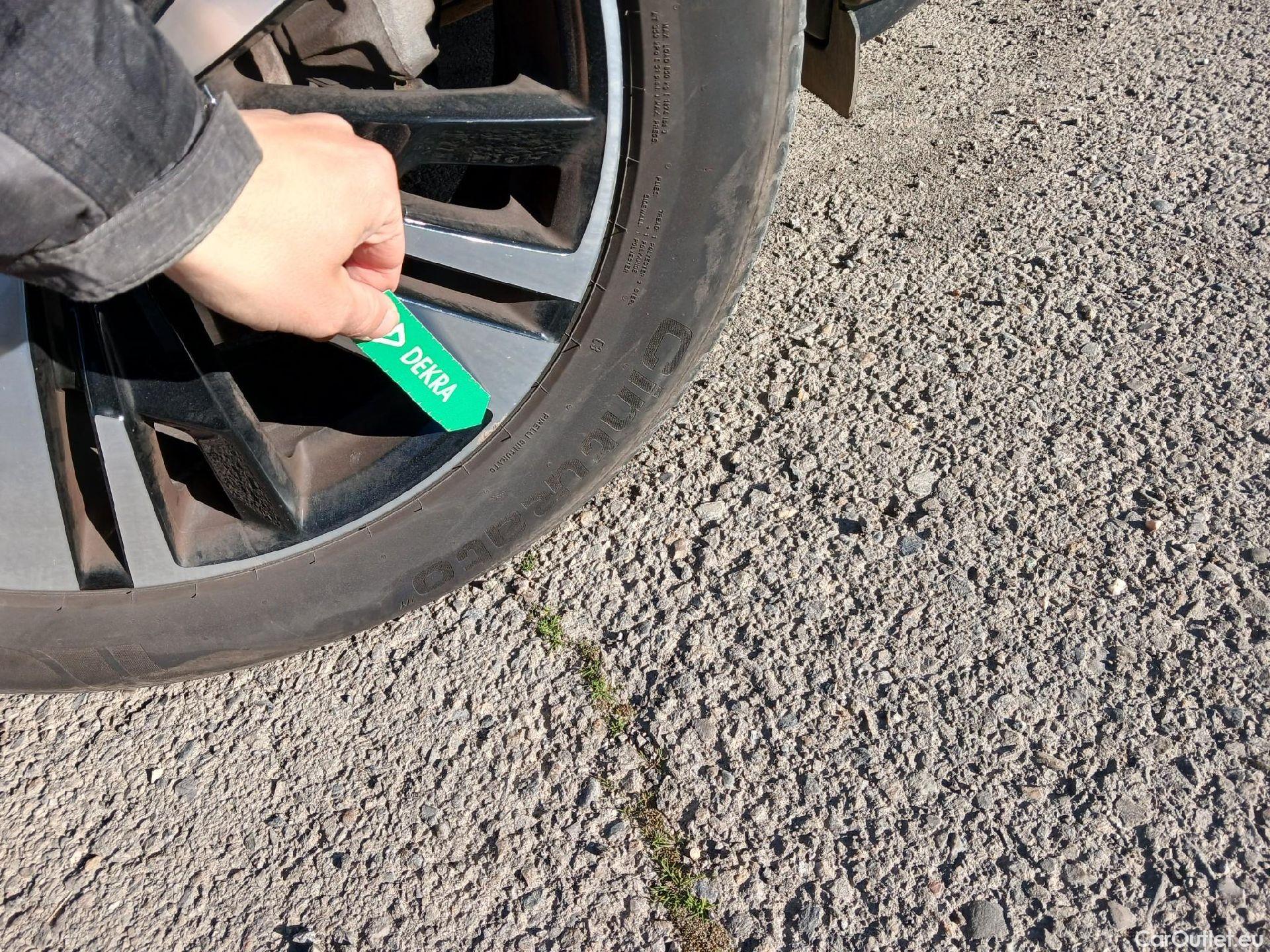  Peugeot  3008 PEUGEOT  / 2020 / 5P / todoterreno 1.5 BlueHDi 96kW S&S GT EAT8 #16