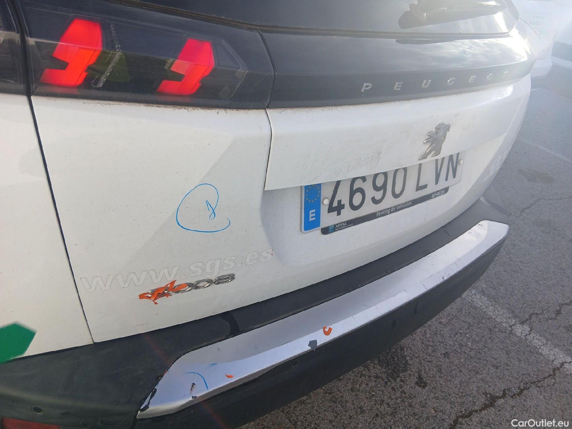  Peugeot  2008 PEUGEOT  / 2019 / 5P / todoterreno Allure BlueHDI 81kW (110CV) #14