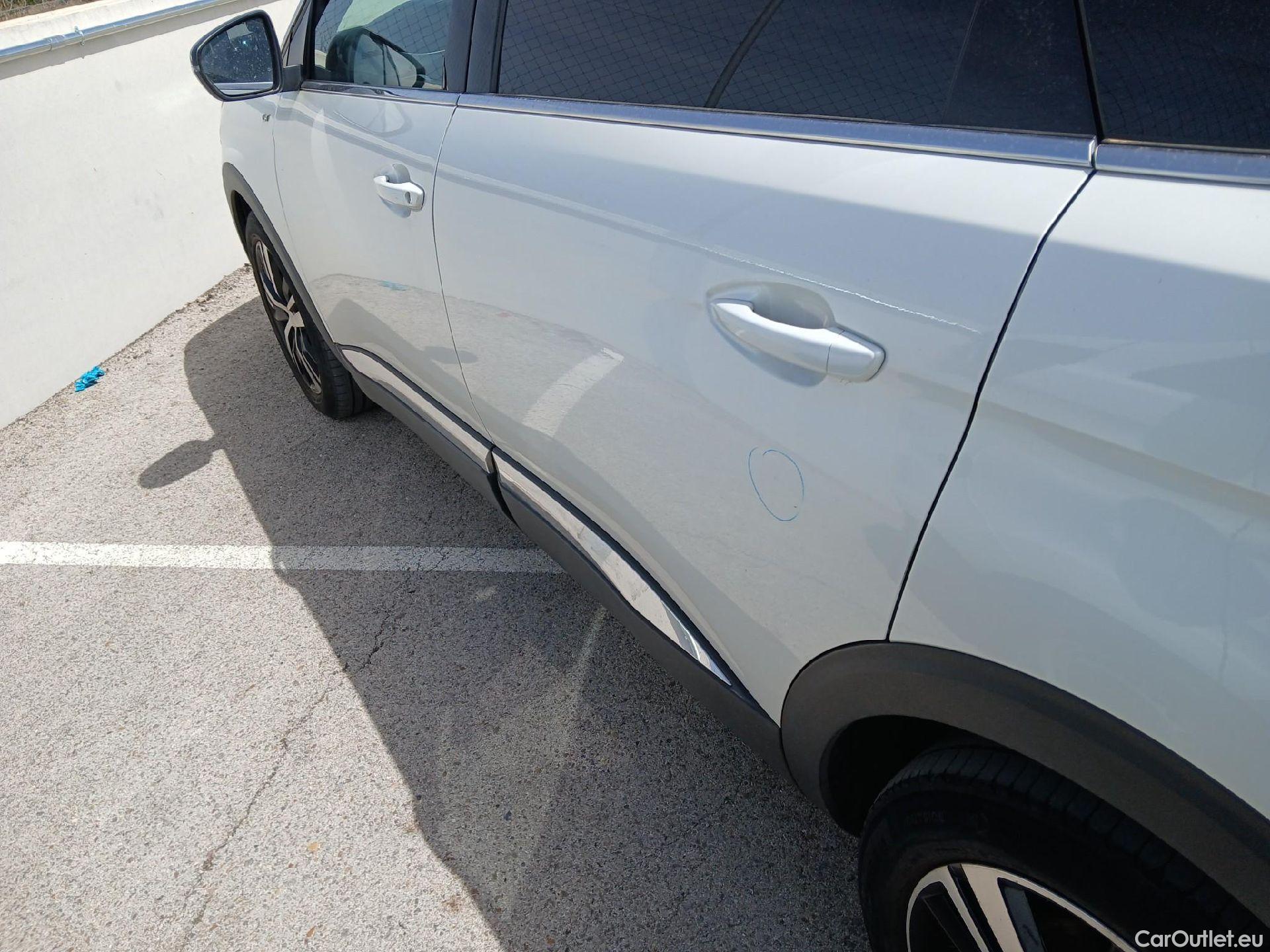  Peugeot  5008 PEUGEOT  / 2020 / 5P / todoterreno 1.5 BlueHDi 96kW S&S GT EAT8 #27