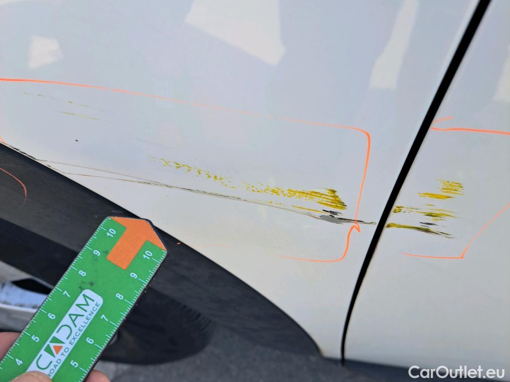  Peugeot  3008 PEUGEOT  / 2016 / 5P / todoterreno 1.5 BlueHDi 96kW (130CV) S&S Active (AC) #4