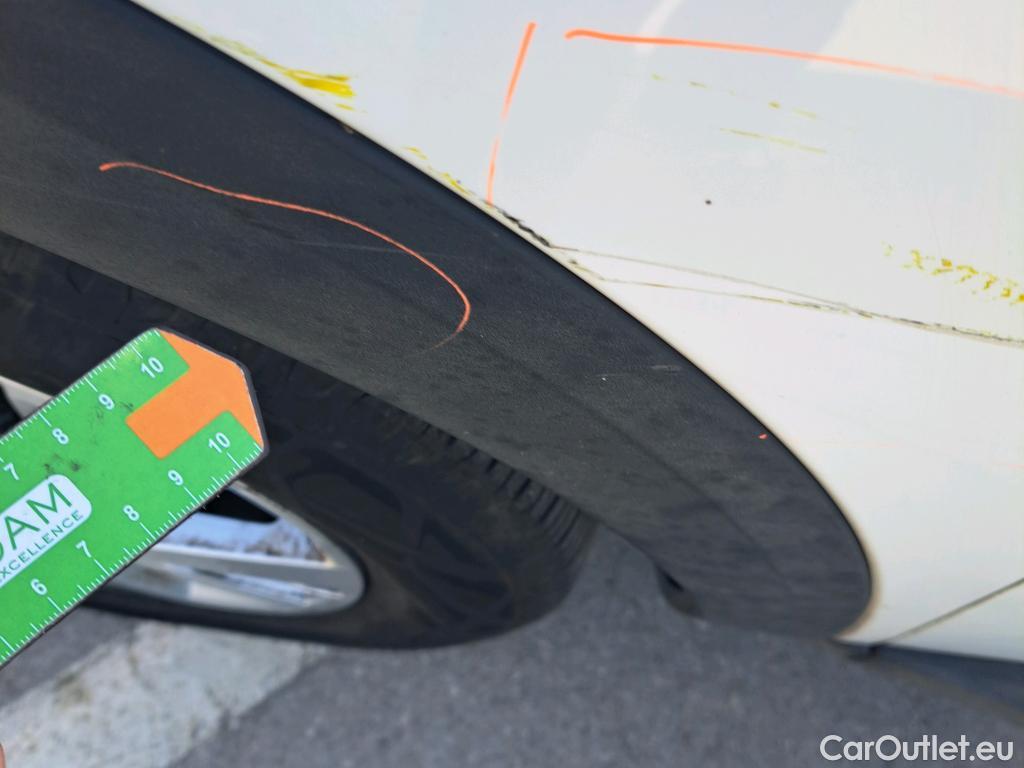  Peugeot  3008 PEUGEOT  / 2016 / 5P / todoterreno 1.5 BlueHDi 96kW (130CV) S&S Active (AC) #28