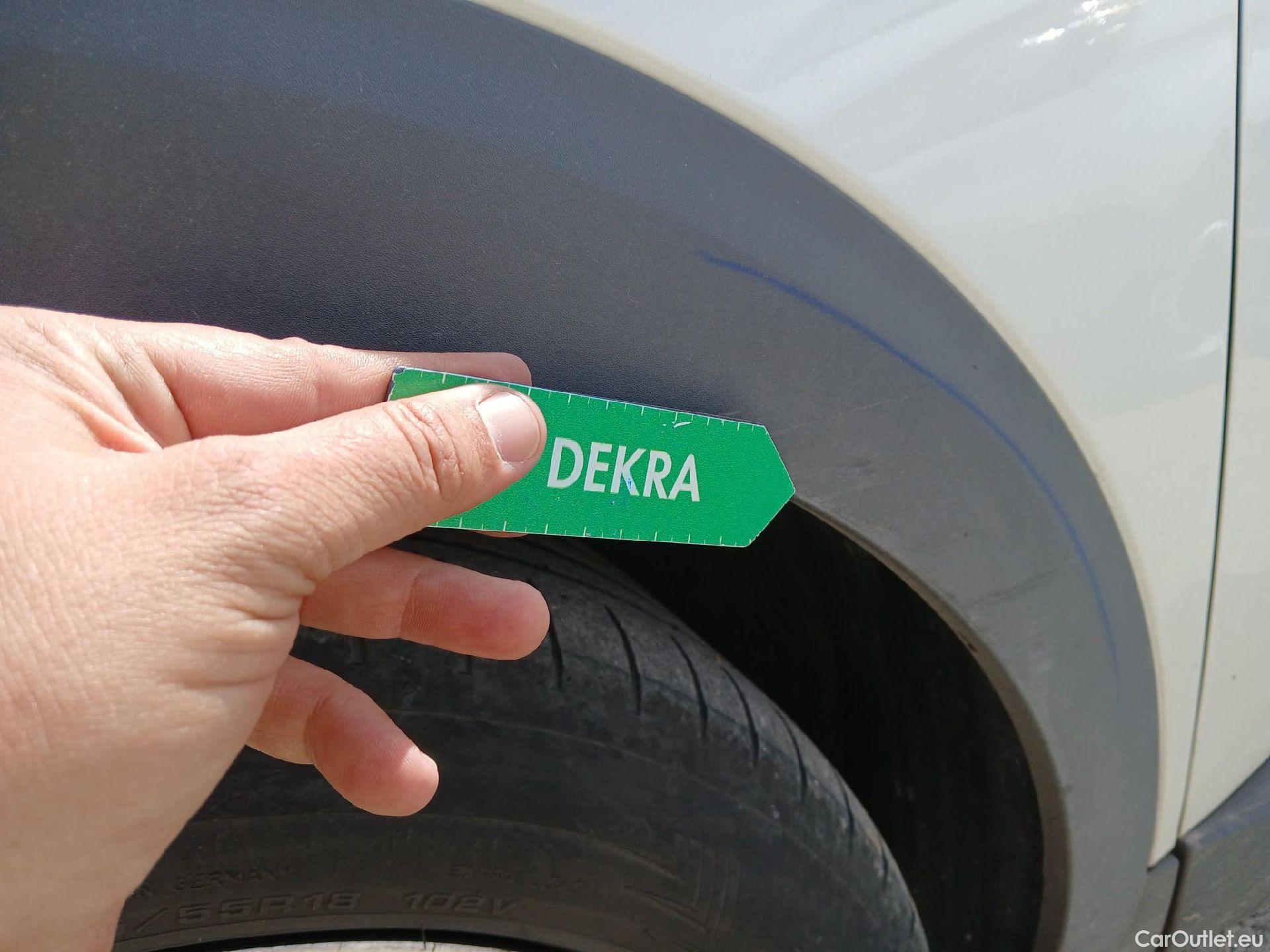  Peugeot  5008 PEUGEOT  / 2020 / 5P / todoterreno 1.5 BlueHDi 96kW S&S GT EAT8 #23