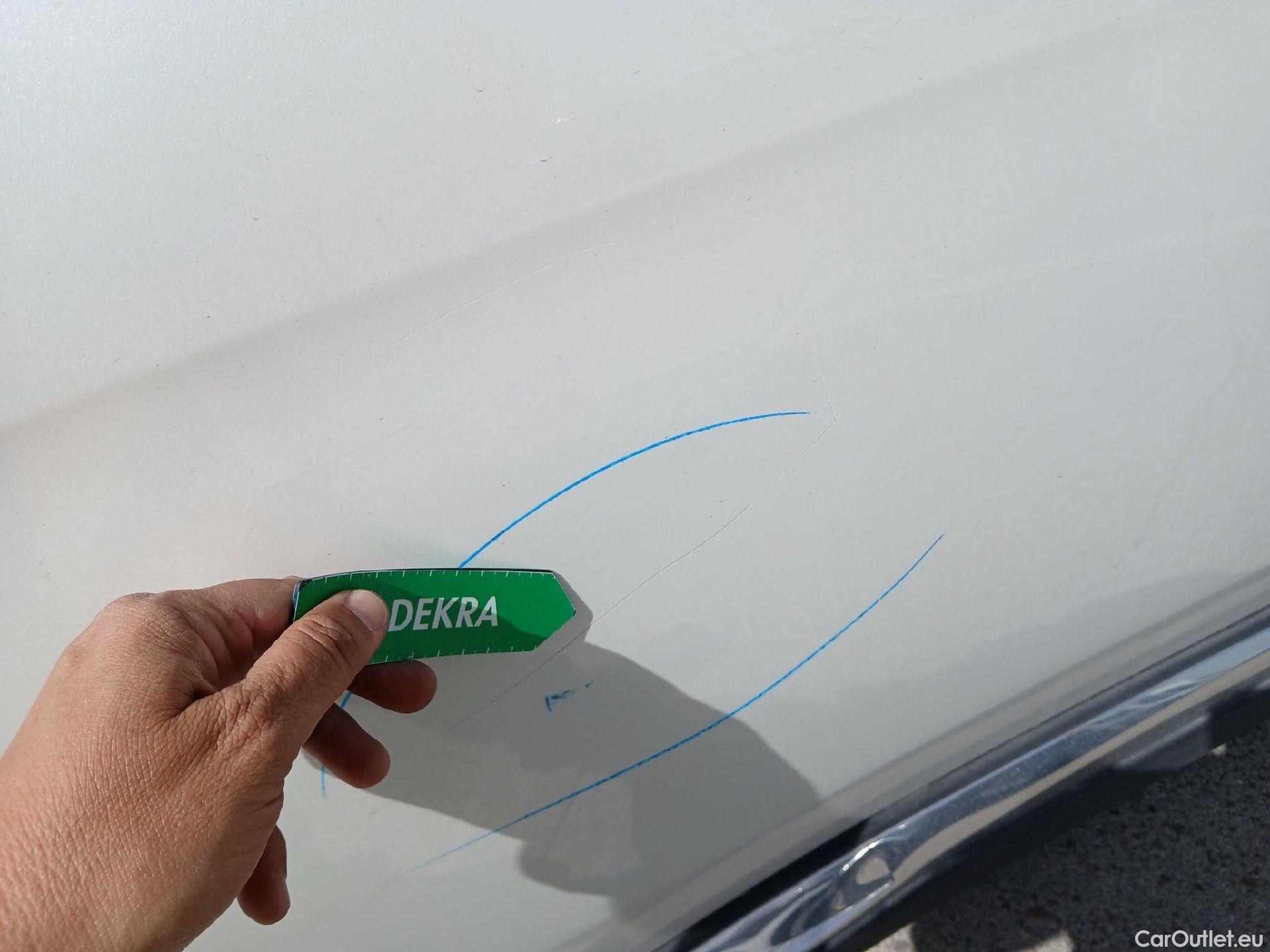  Peugeot  5008 PEUGEOT  / 2020 / 5P / todoterreno 1.5 BlueHDi 96kW S&S GT EAT8 #46